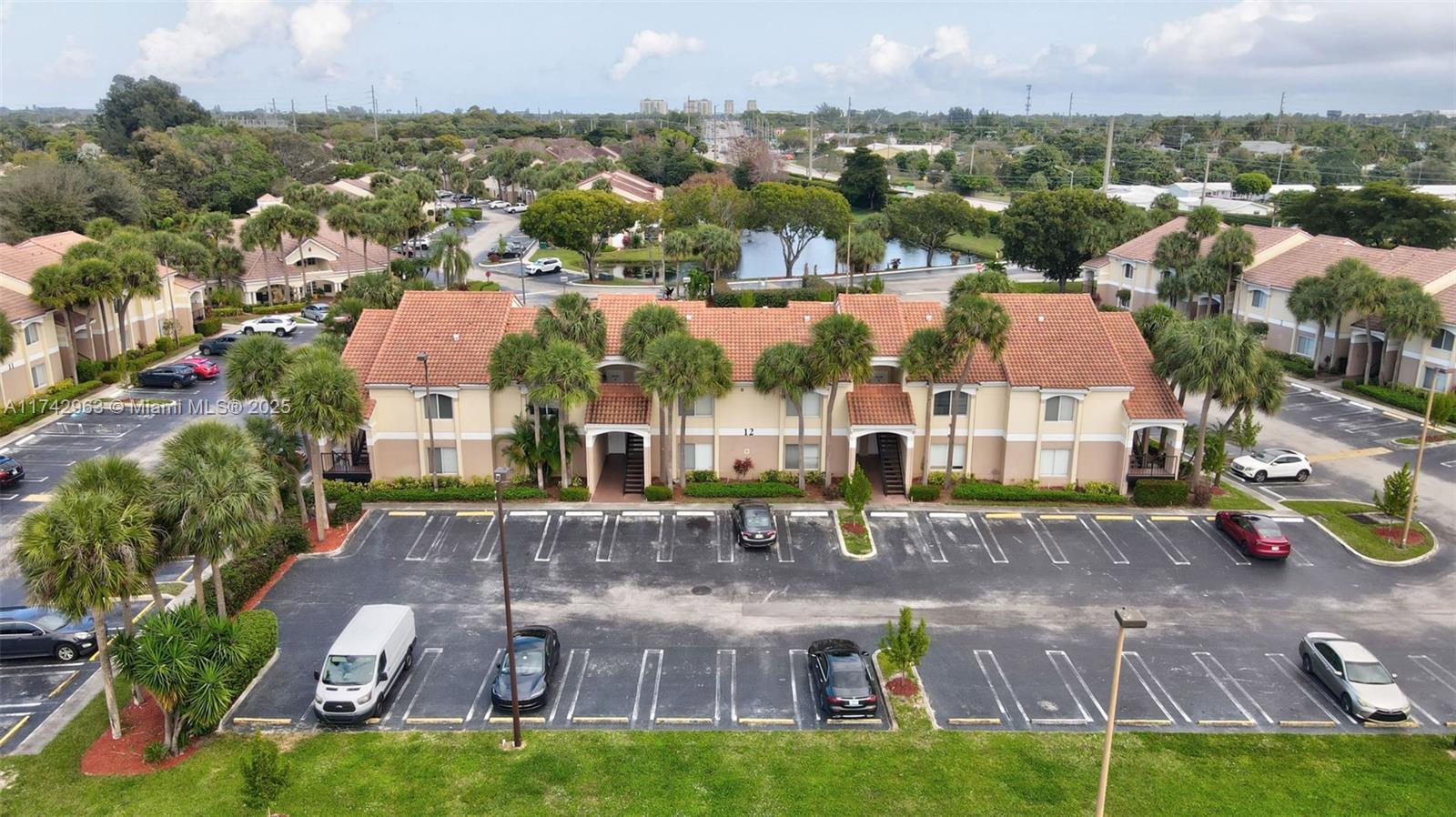 815 W Boynton Beach Blvd Unit: 12-102