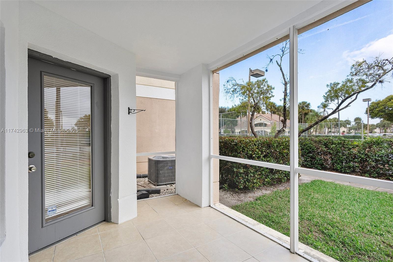 815 W Boynton Beach Blvd Unit: 12-102
