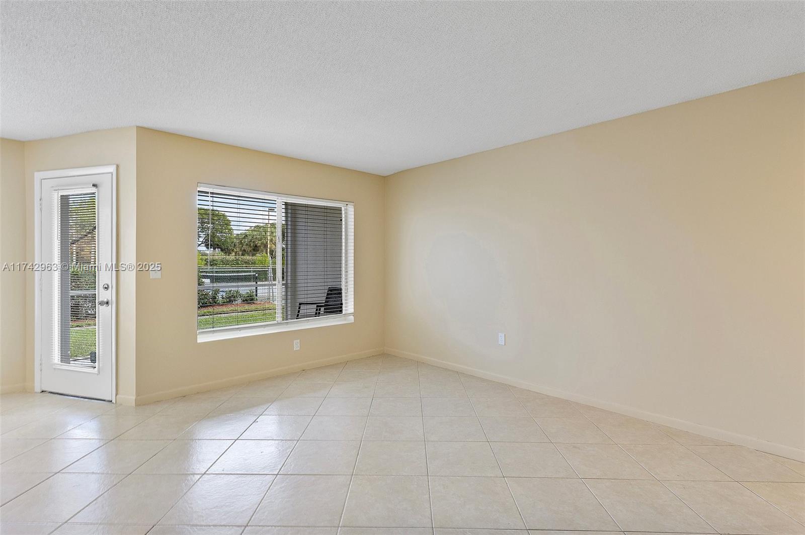 815 W Boynton Beach Blvd Unit: 12-102