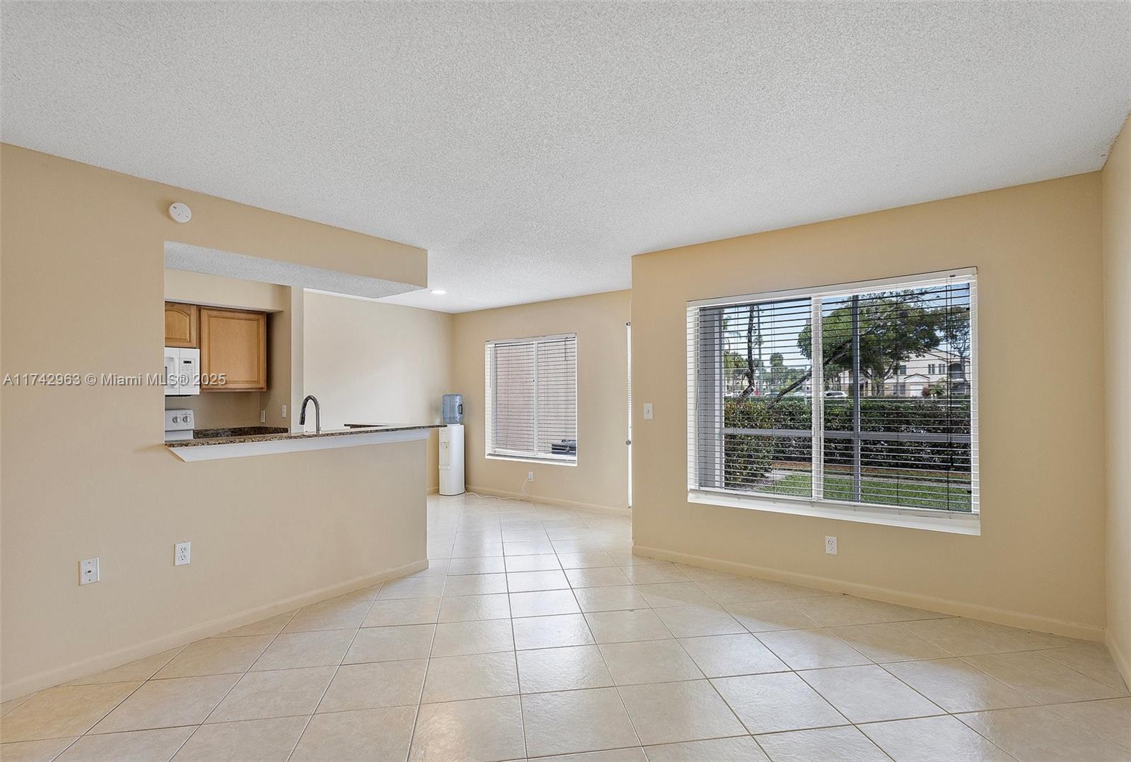 815 W Boynton Beach Blvd Unit: 12-102