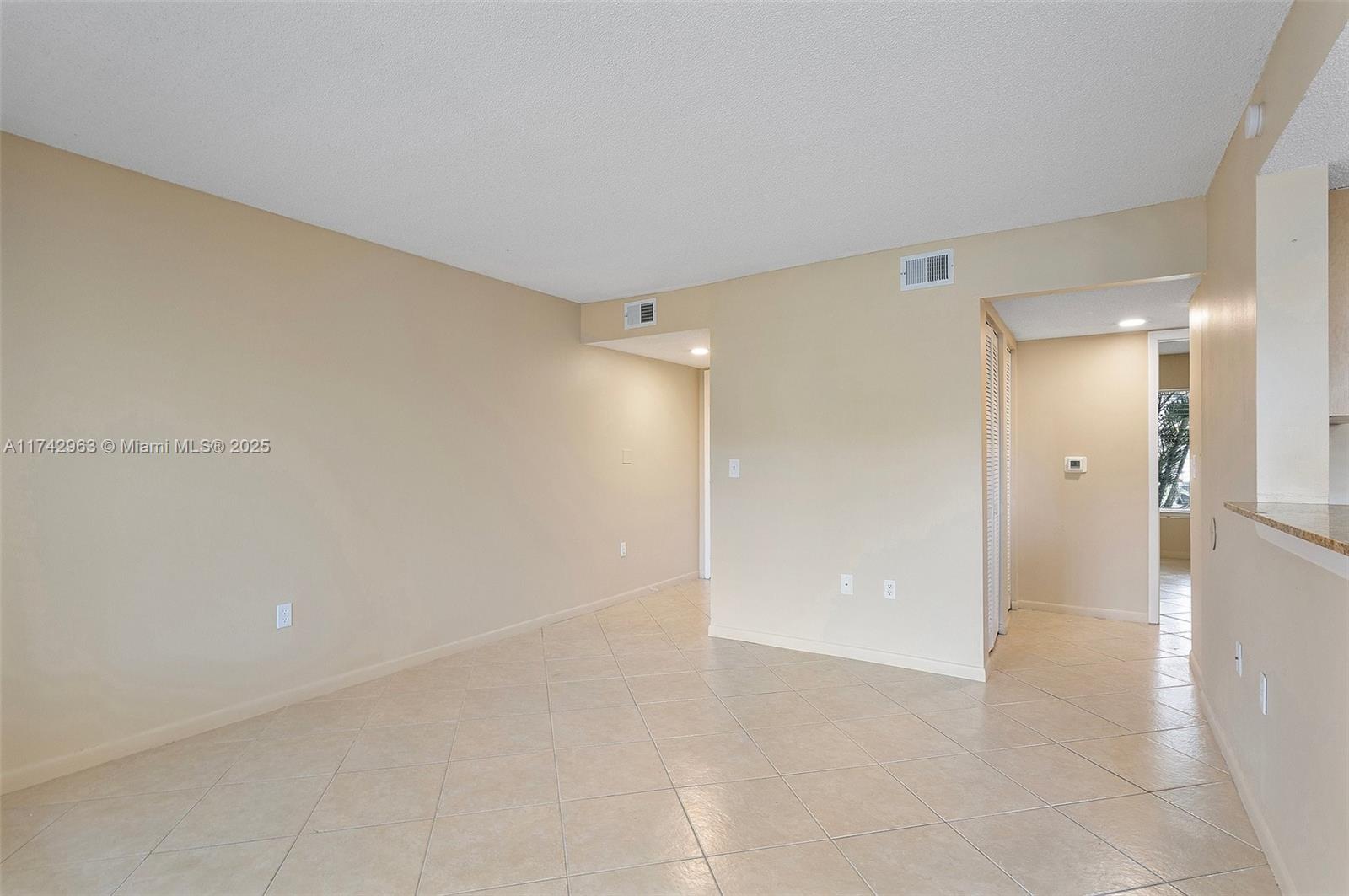 815 W Boynton Beach Blvd Unit: 12-102