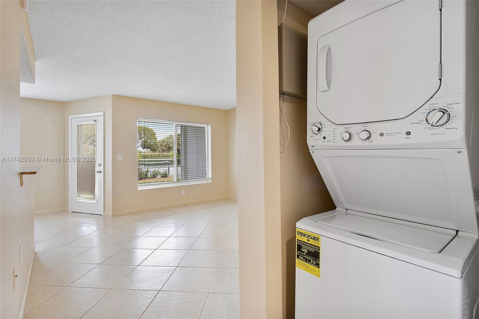815 W Boynton Beach Blvd Unit: 12-102