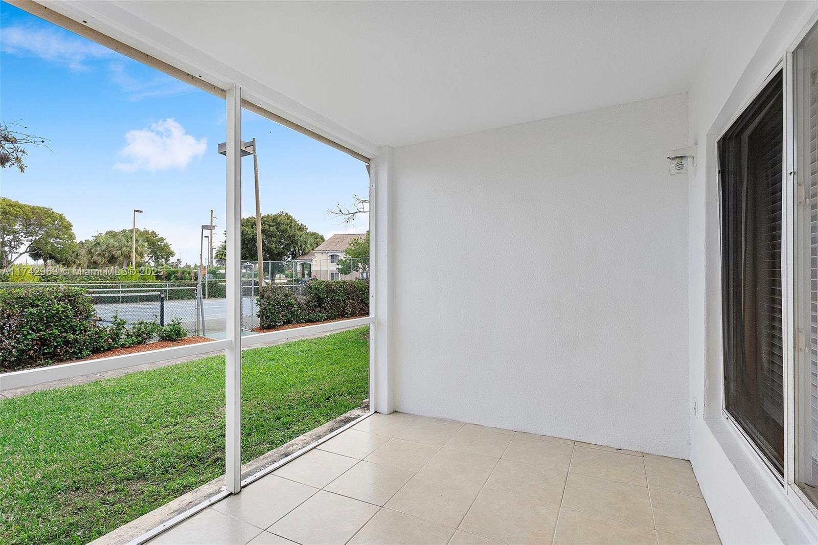 815 W Boynton Beach Blvd Unit: 12-102