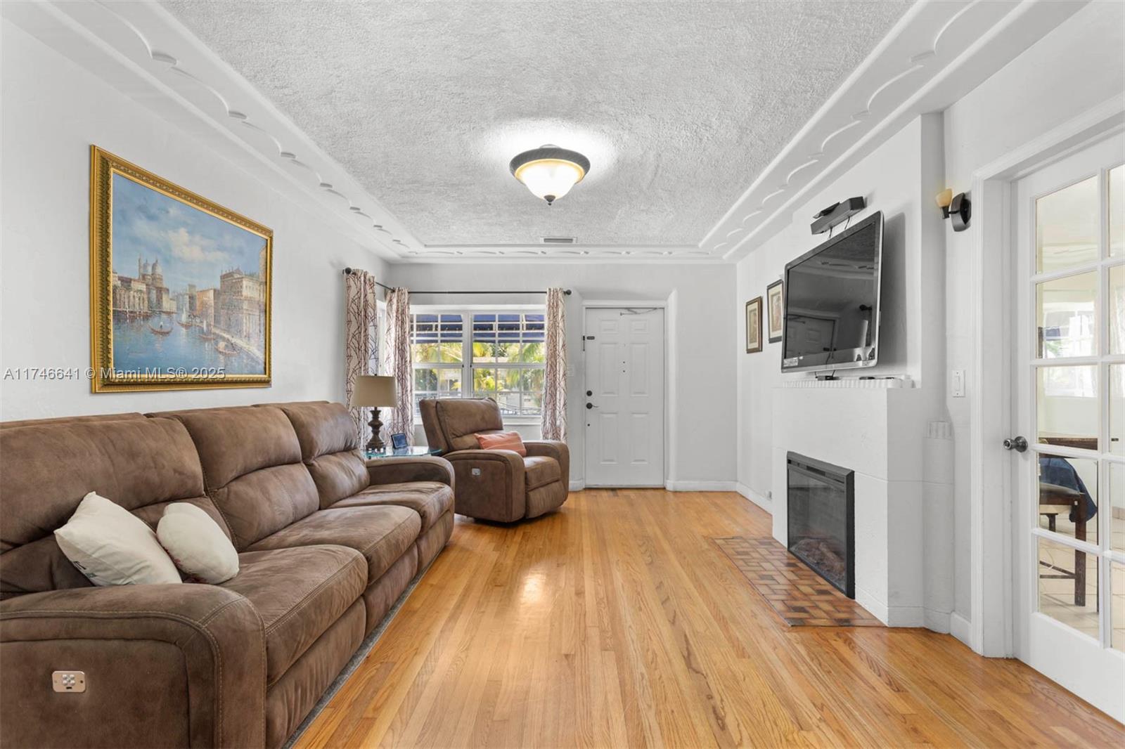 1143 SW 22nd Ter