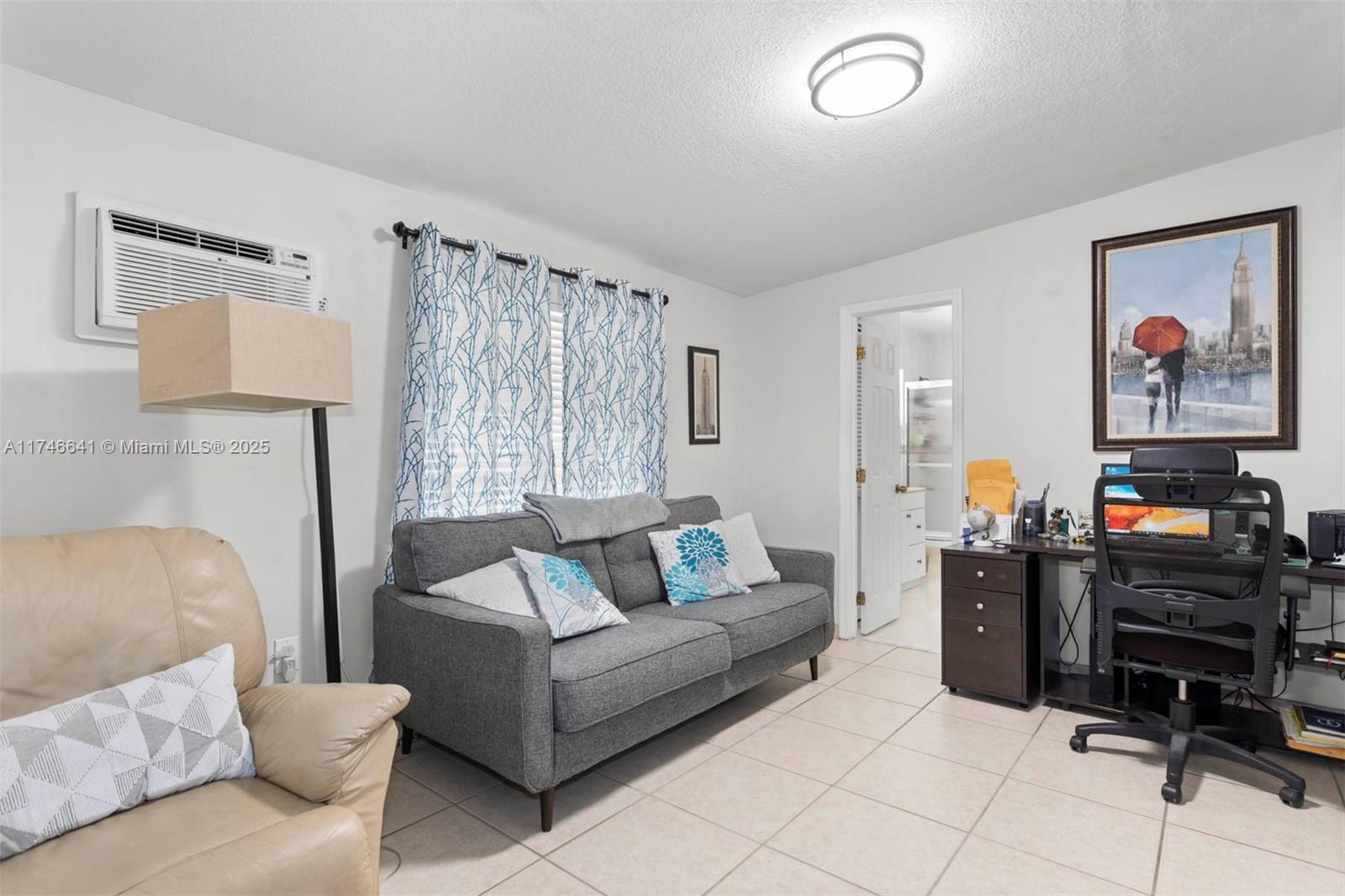 1143 SW 22nd Ter