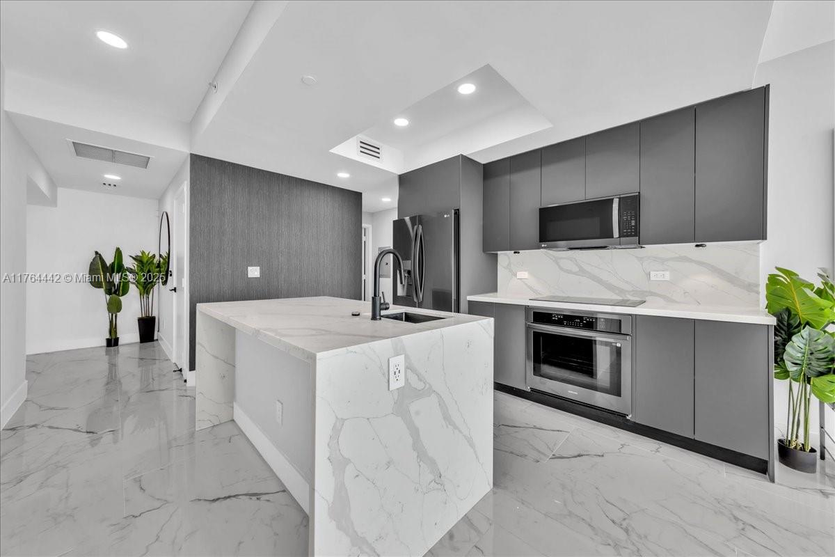 888 Biscayne Blvd # 3504
