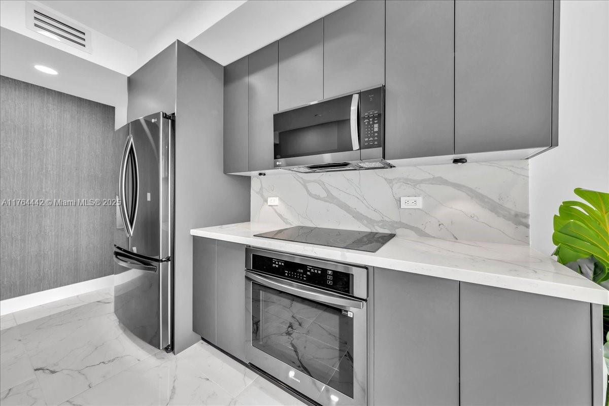 888 Biscayne Blvd # 3504