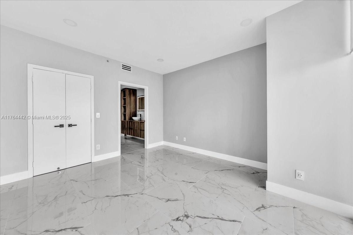 888 Biscayne Blvd # 3504