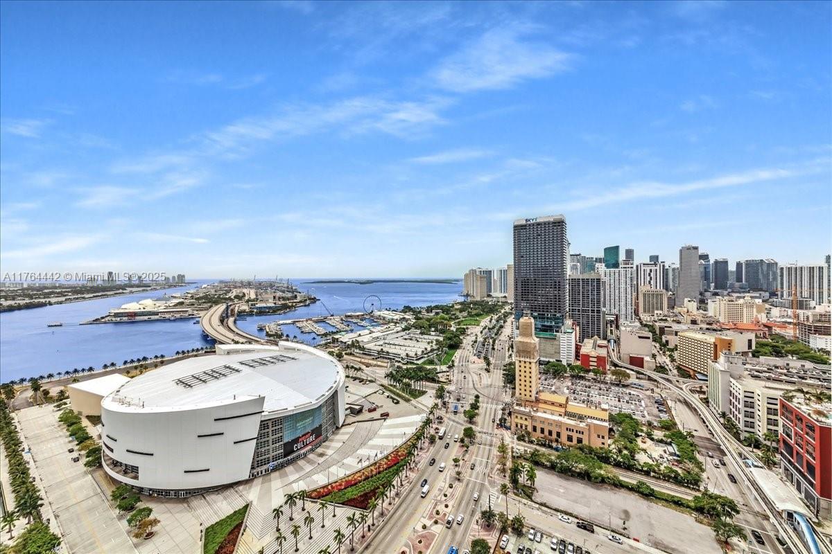 888 Biscayne Blvd # 3504