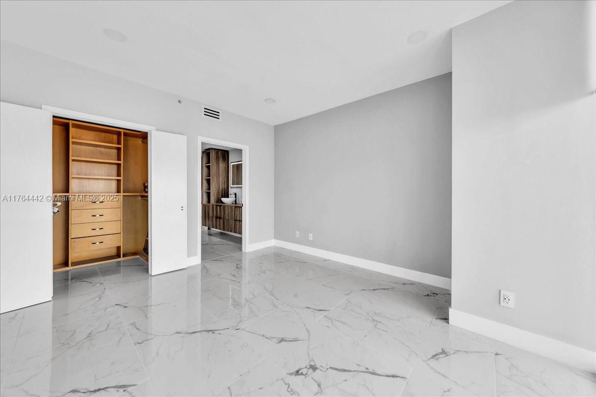 888 Biscayne Blvd # 3504