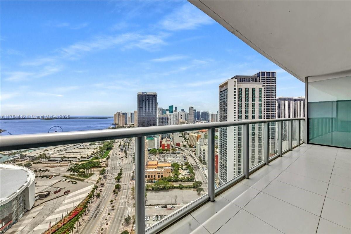 888 Biscayne Blvd # 3504