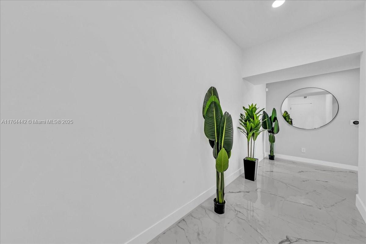 888 Biscayne Blvd # 3504