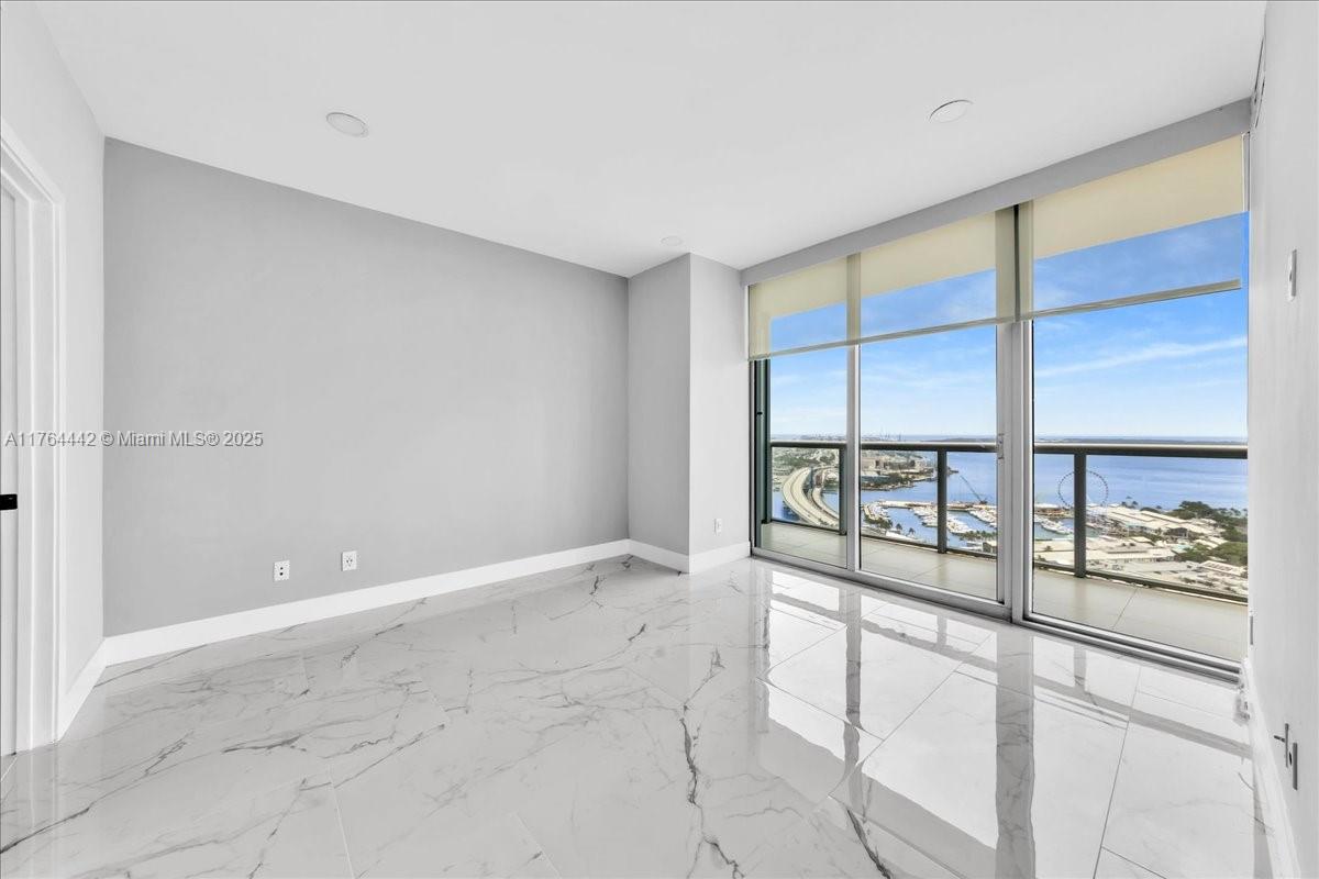 888 Biscayne Blvd # 3504