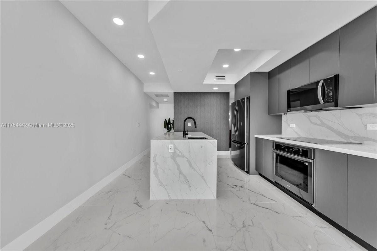 888 Biscayne Blvd # 3504