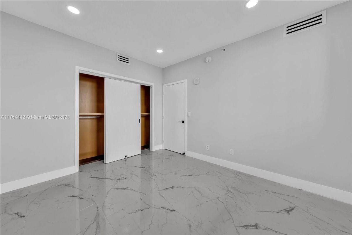 888 Biscayne Blvd # 3504