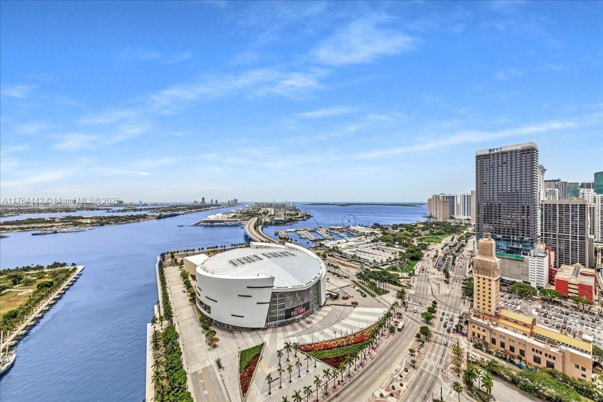 888 Biscayne Blvd # 3504