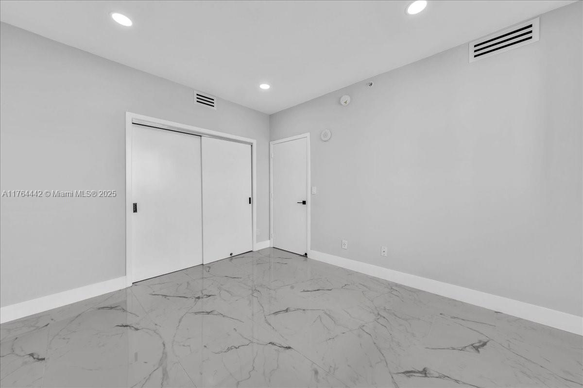 888 Biscayne Blvd # 3504