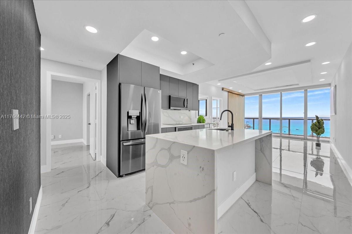 888 Biscayne Blvd # 3504