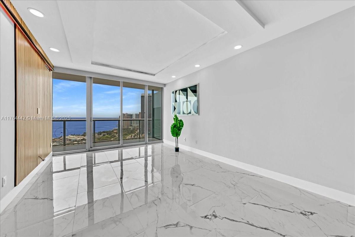 888 Biscayne Blvd # 3504