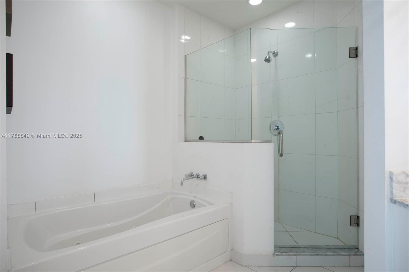 55 SE 6th St # 4110