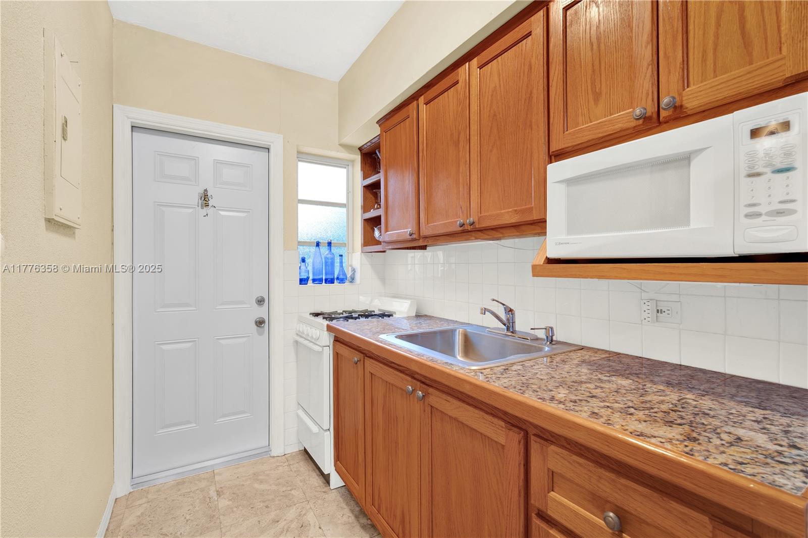 1612 Michigan Ave # 9