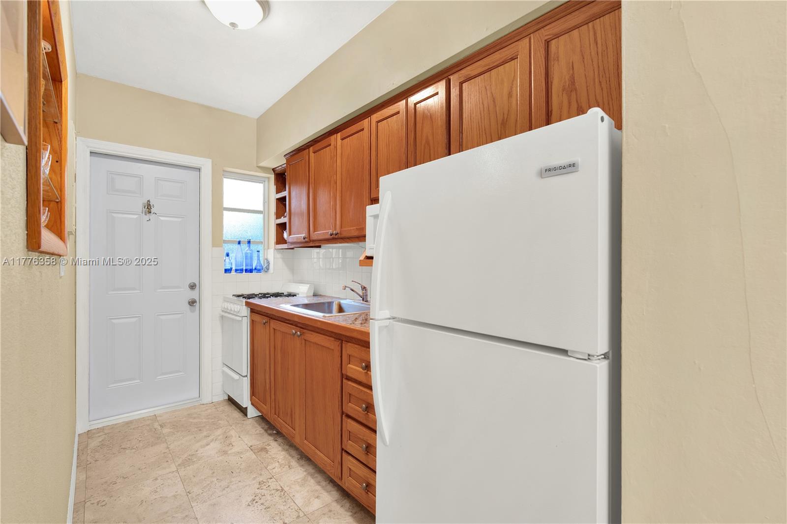 1612 Michigan Ave # 9