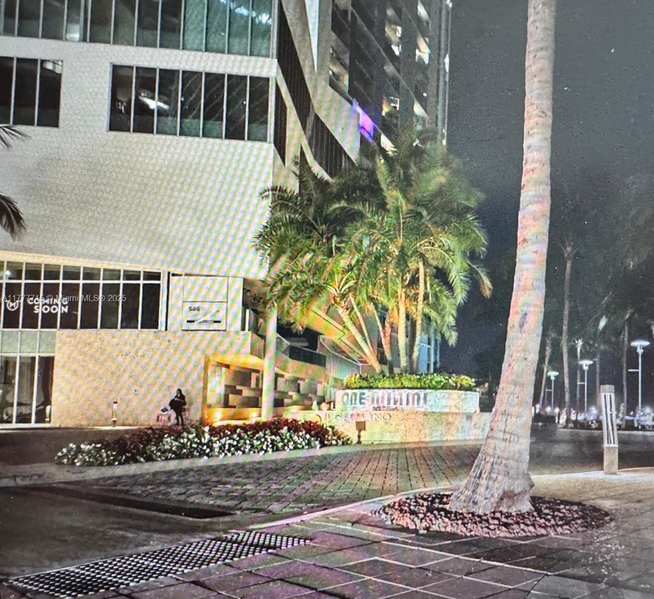 325 S Biscayne Blvd # 2120