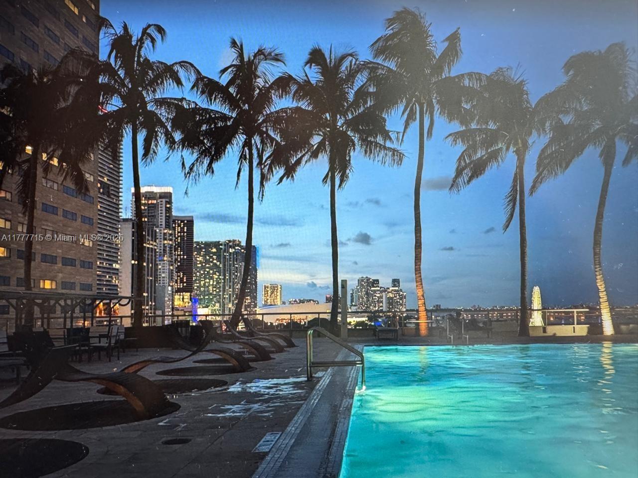 325 S Biscayne Blvd # 2120