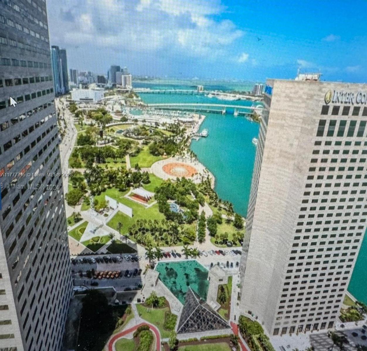 325 S Biscayne Blvd # 2120