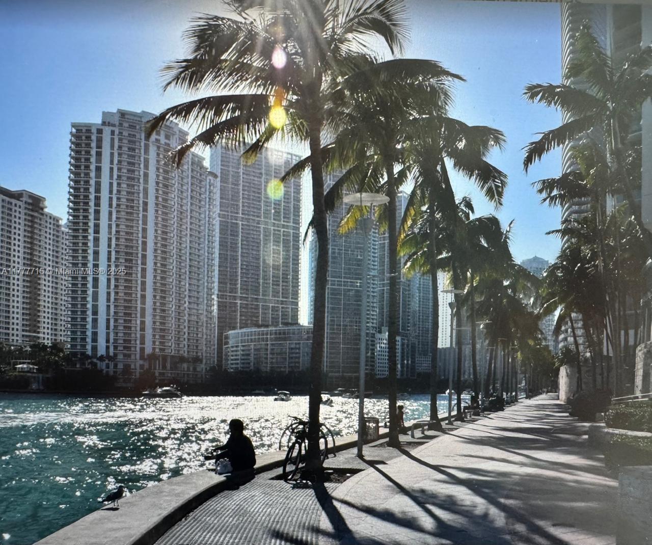 325 S Biscayne Blvd # 2120