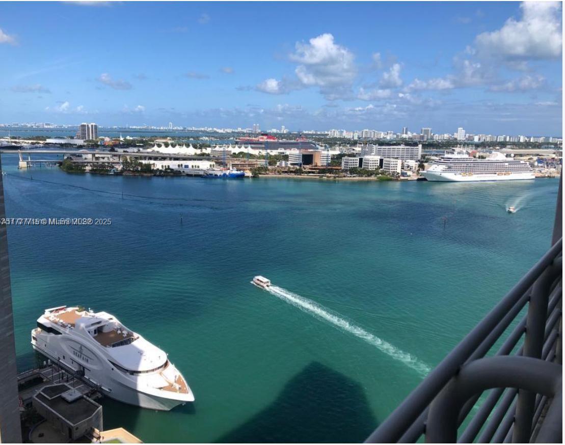 325 S Biscayne Blvd # 2120