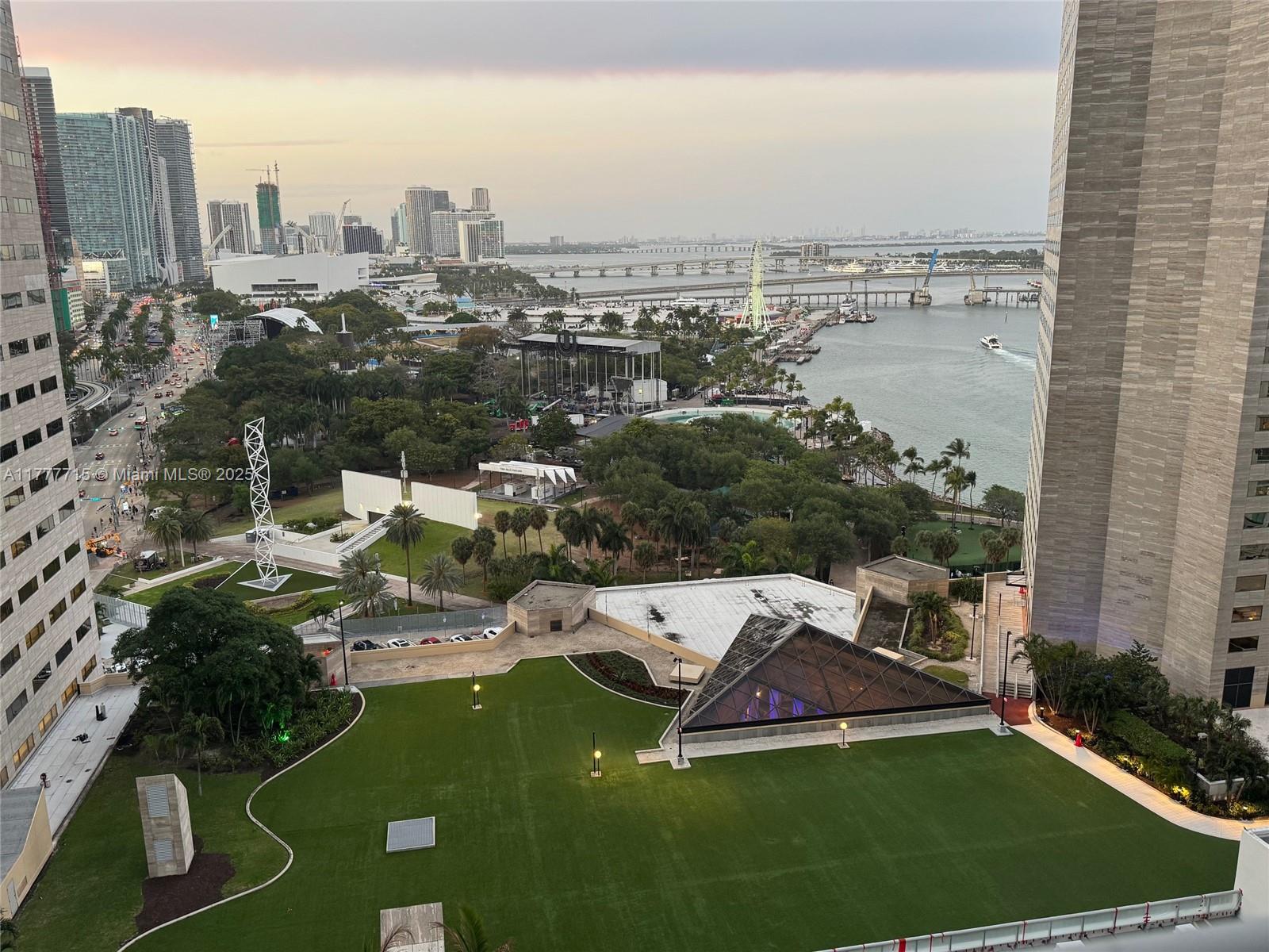 325 S Biscayne Blvd # 2120