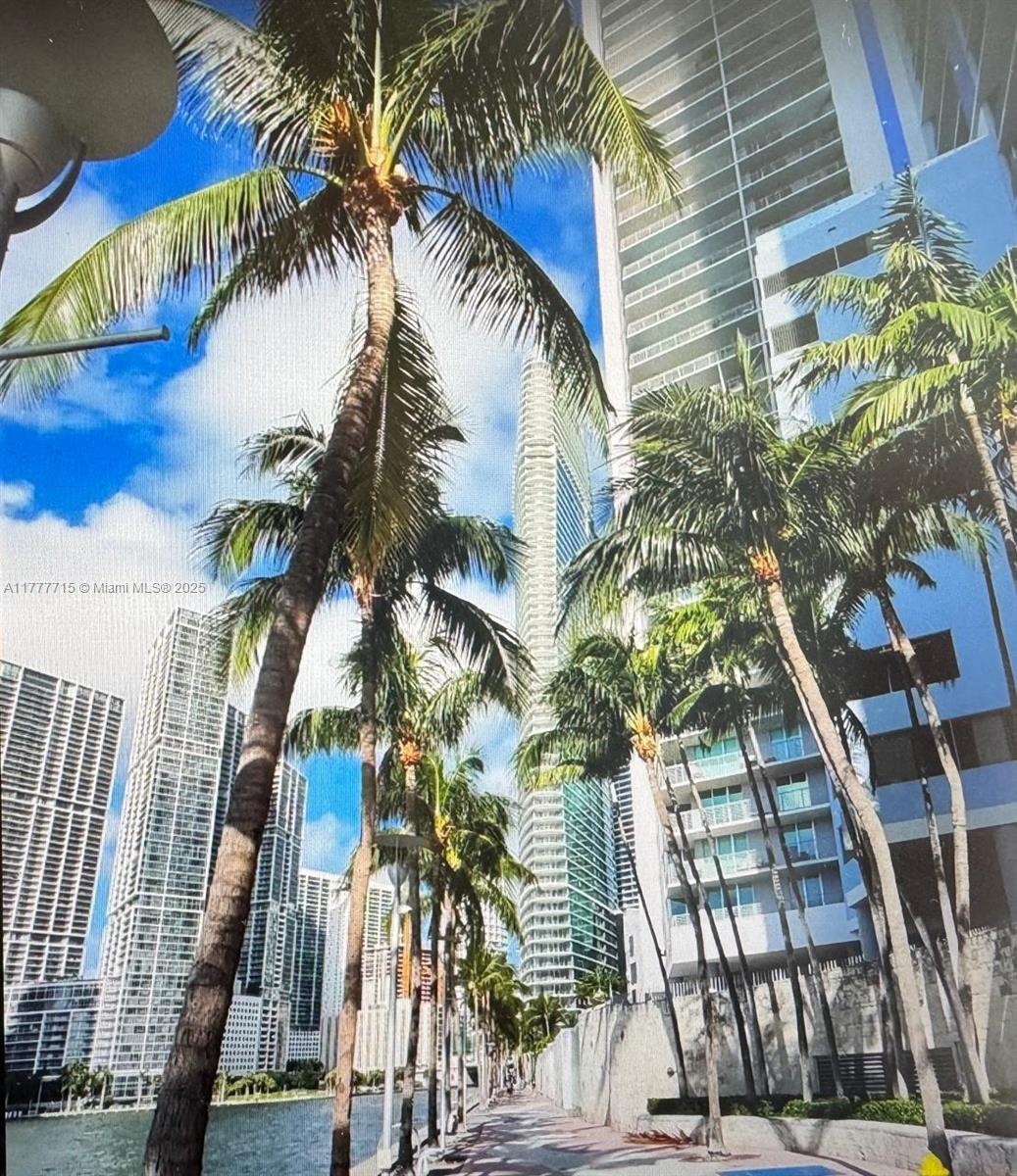 325 S Biscayne Blvd # 2120