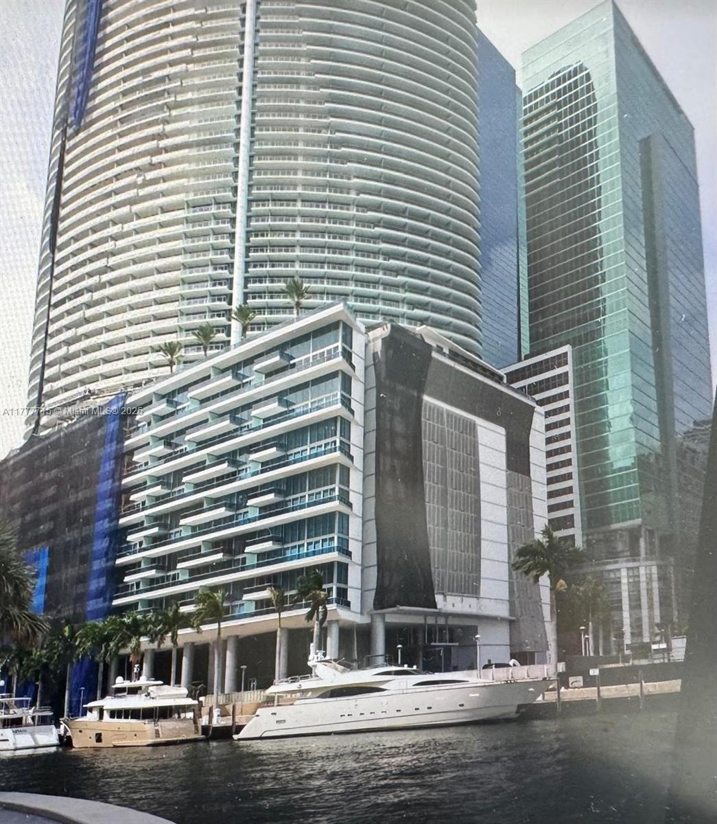 325 S Biscayne Blvd # 2120