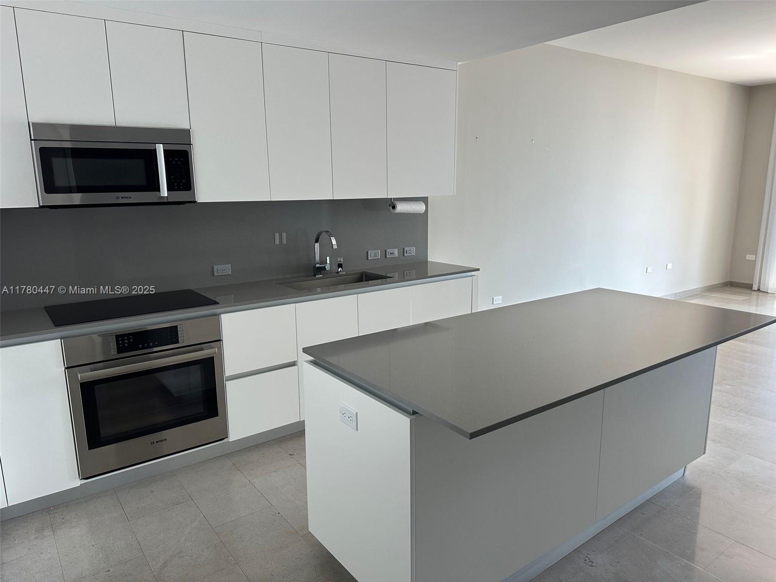68 SE 6th St # 2205