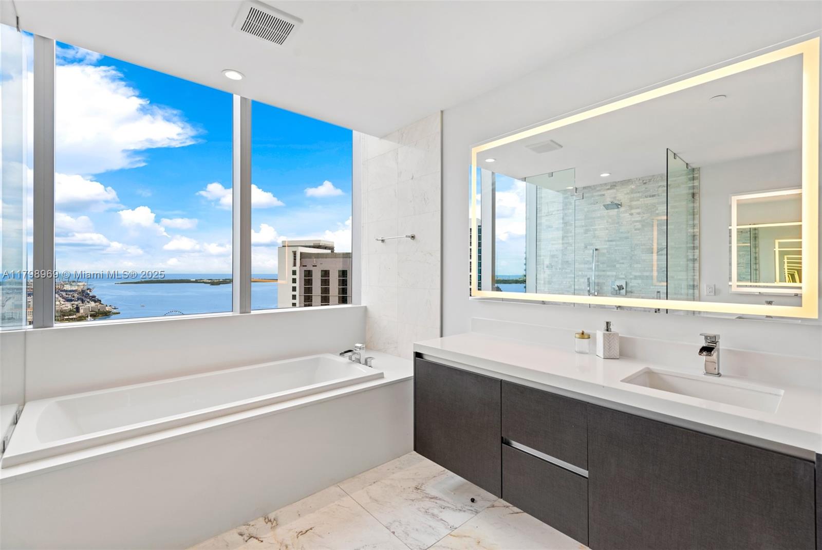 851 NE 1st Ave # 4011