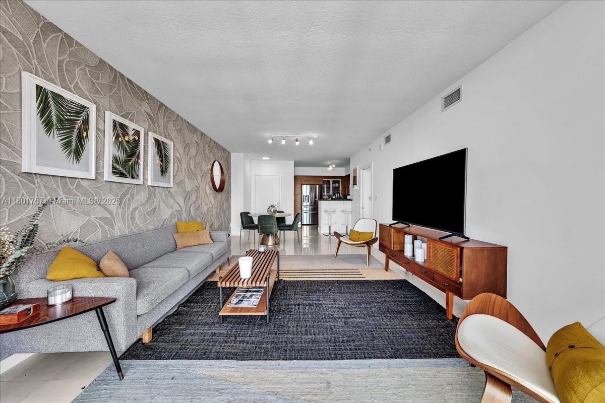 335 S Biscayne Blvd # 4000