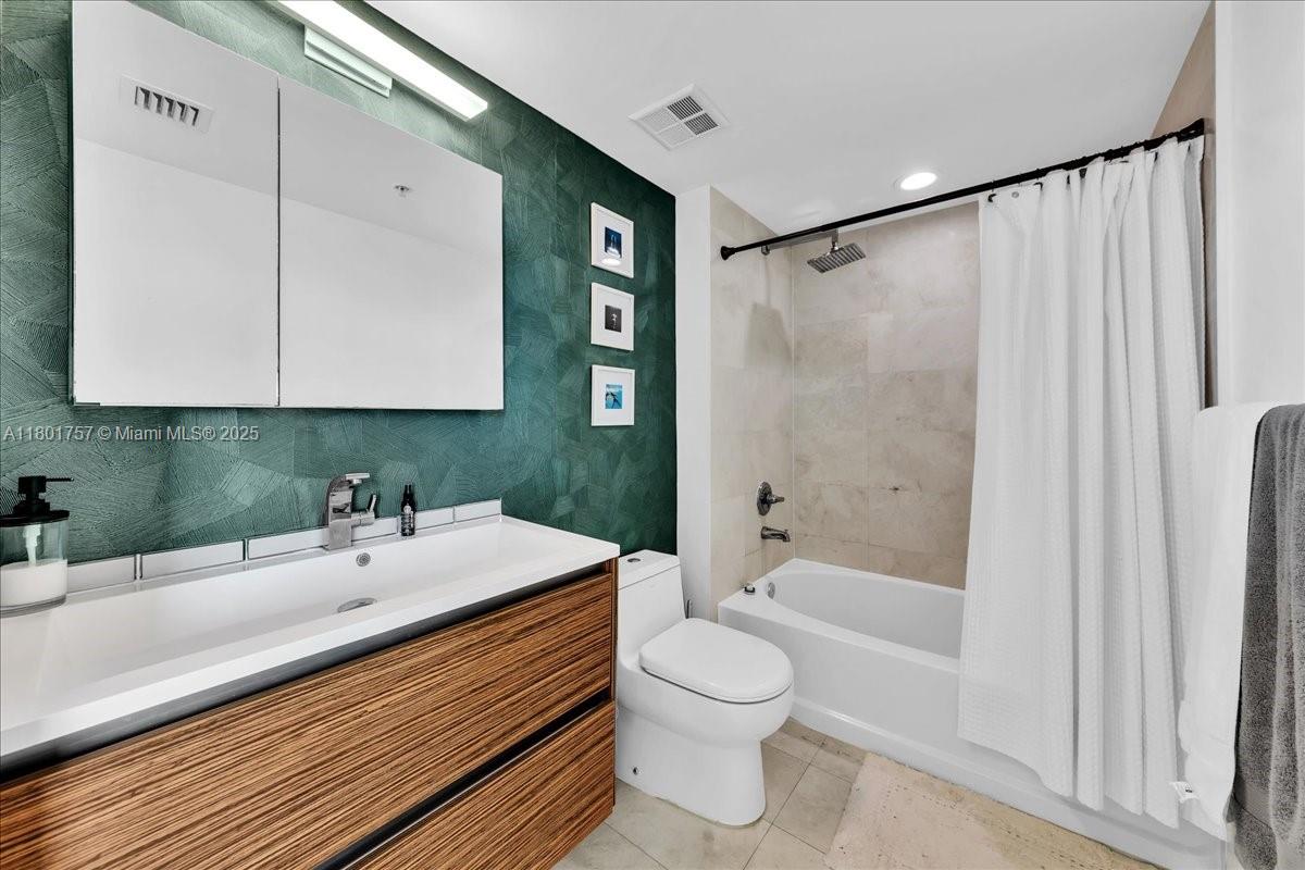 335 S Biscayne Blvd # 4000