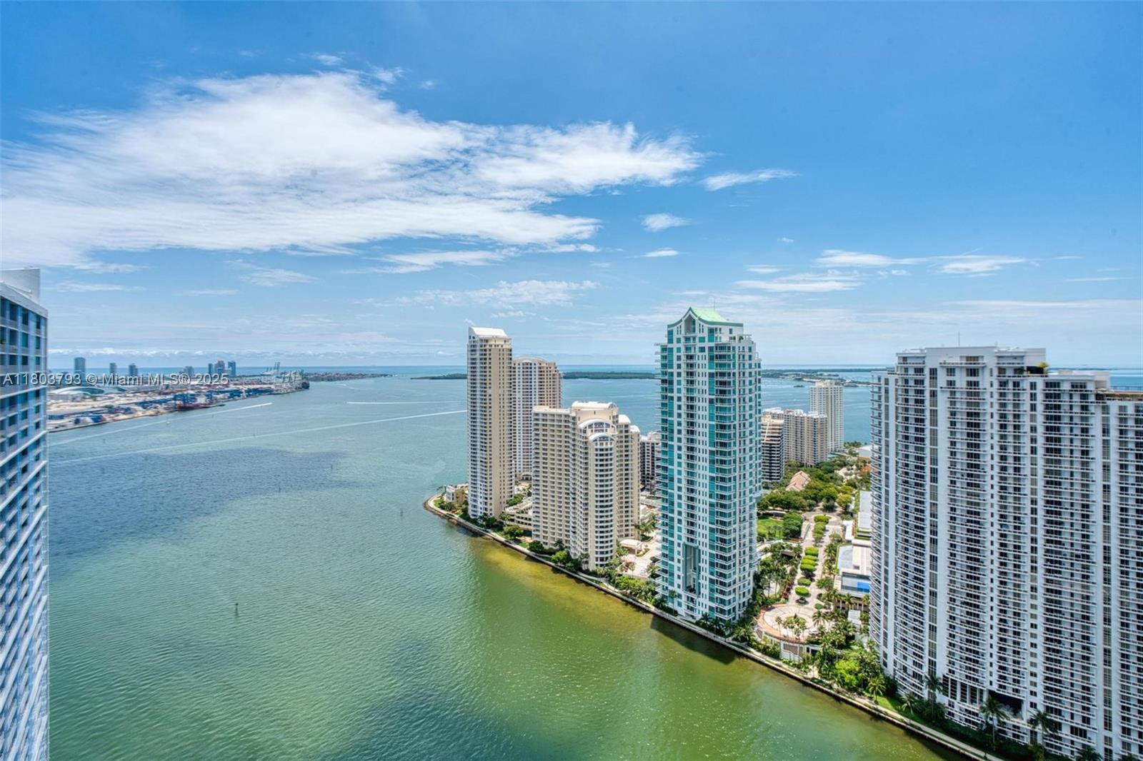 300 S Biscayne Blvd # 3710 Unit: T-3710
