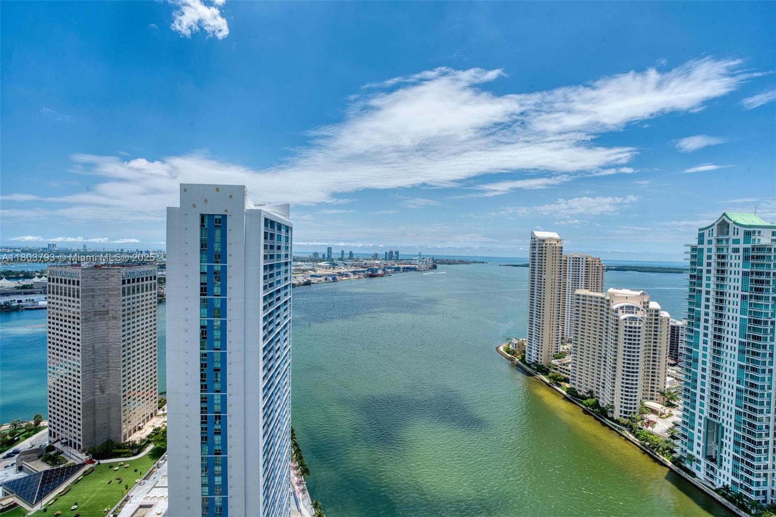 300 S Biscayne Blvd # 3710 Unit: T-3710