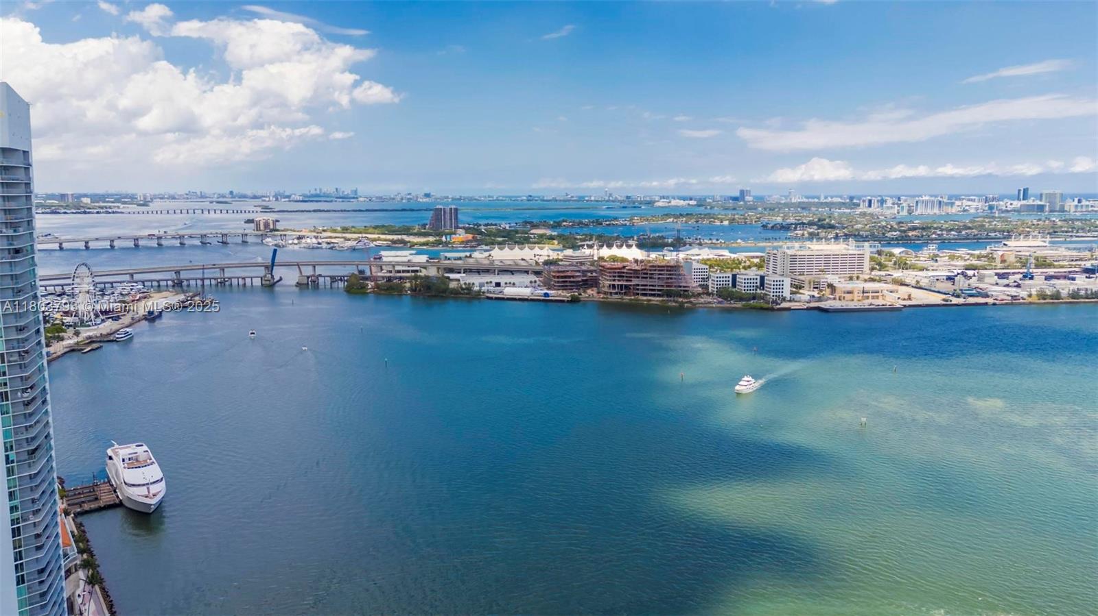 300 S Biscayne Blvd # 3710 Unit: T-3710