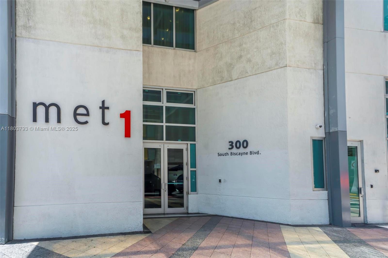 300 S Biscayne Blvd # 3710 Unit: T-3710