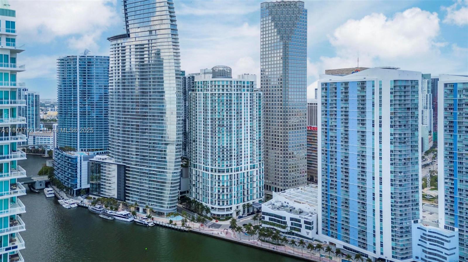 300 S Biscayne Blvd # 3710 Unit: T-3710