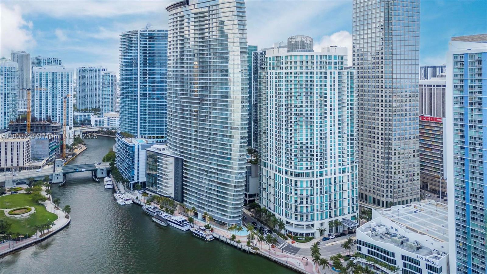 300 S Biscayne Blvd # 3710 Unit: T-3710
