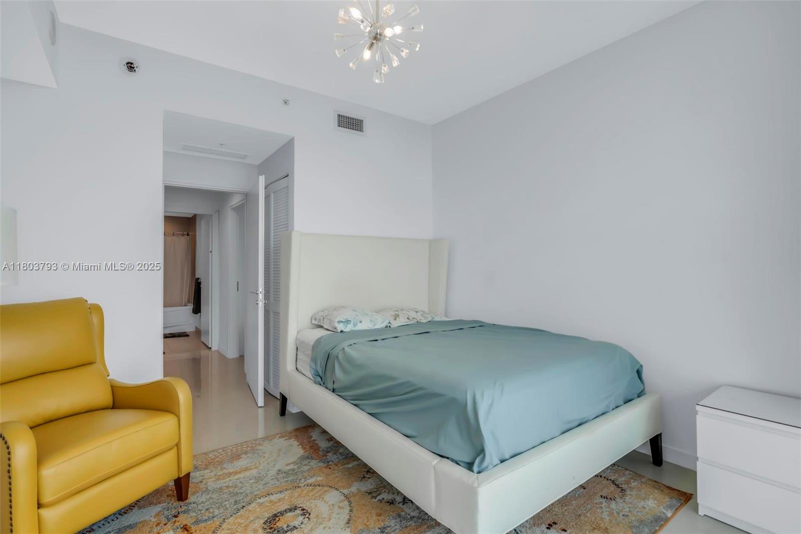 300 S Biscayne Blvd # 3710 Unit: T-3710