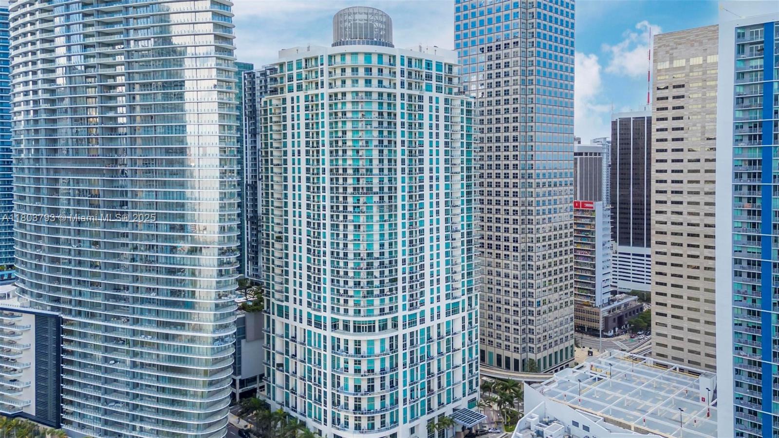 300 S Biscayne Blvd # 3710 Unit: T-3710