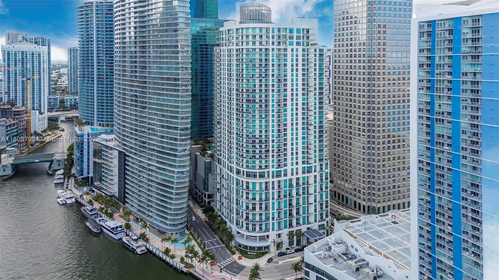 300 S Biscayne Blvd # 3710 Unit: T-3710