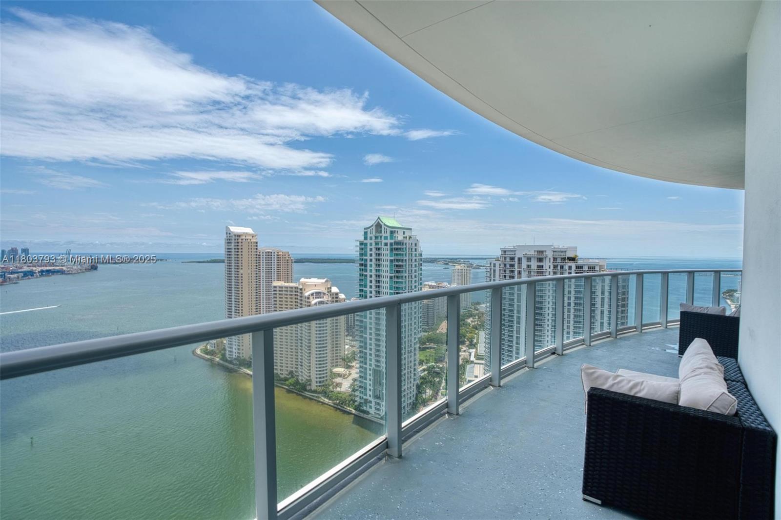 300 S Biscayne Blvd # 3710 Unit: T-3710