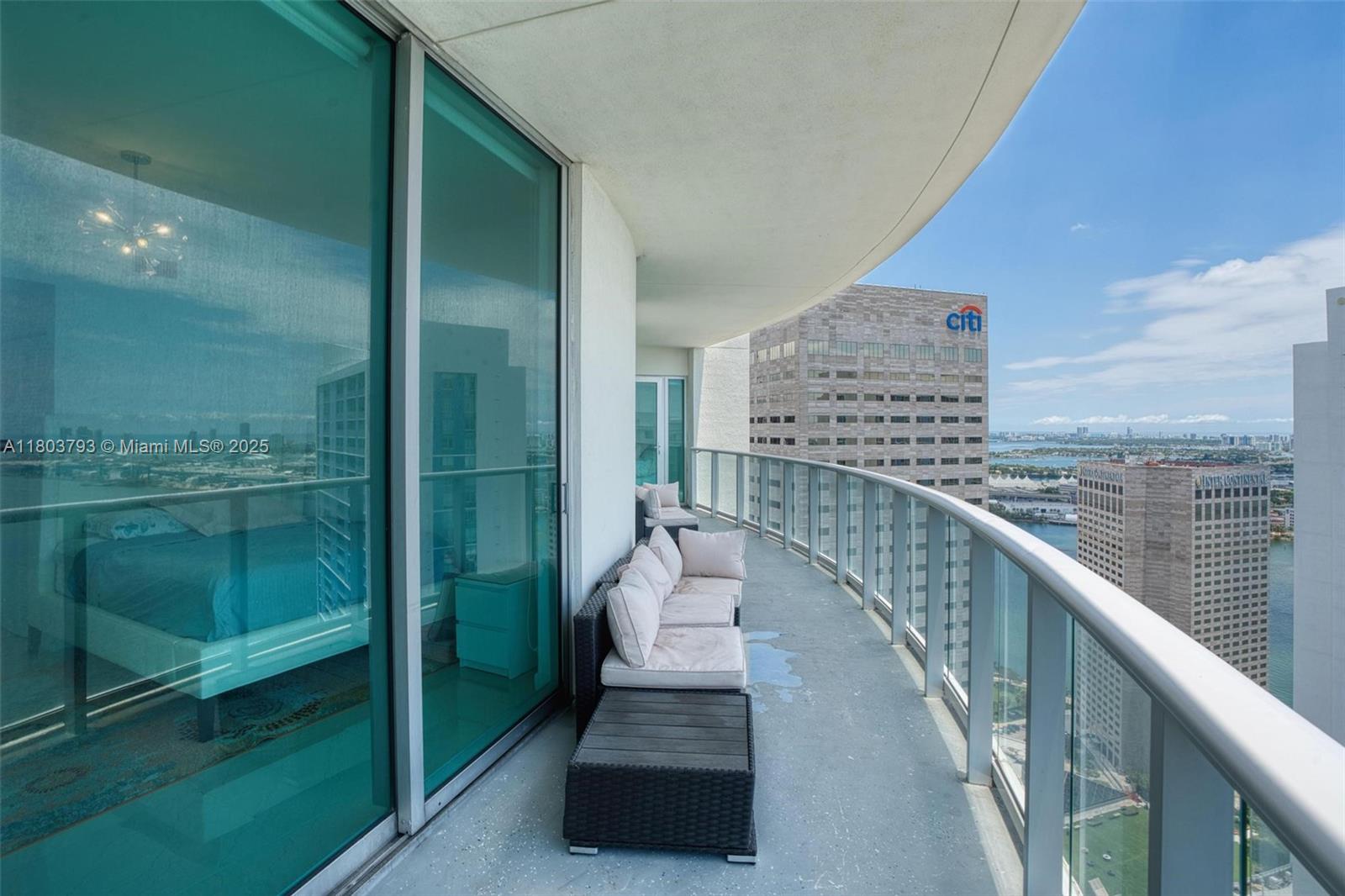 300 S Biscayne Blvd # 3710 Unit: T-3710