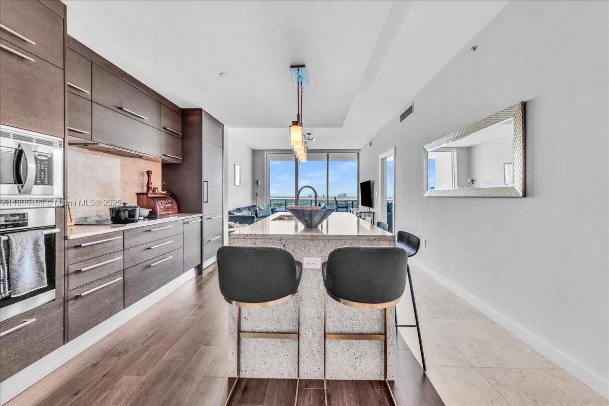 900 Biscayne Blvd # 2504
